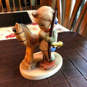 Vintage Hummel Goebel Porcelain "Prayer Before Battle" Figurine Model #20